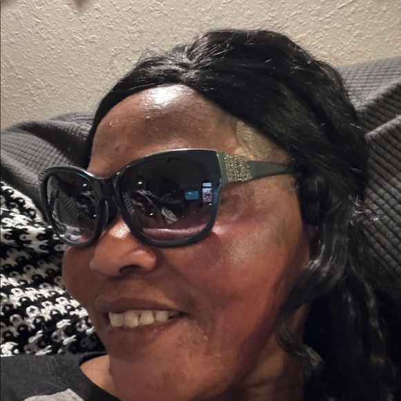 Vera Wang Galdora Black Sunglasses - Picture 8 of 16